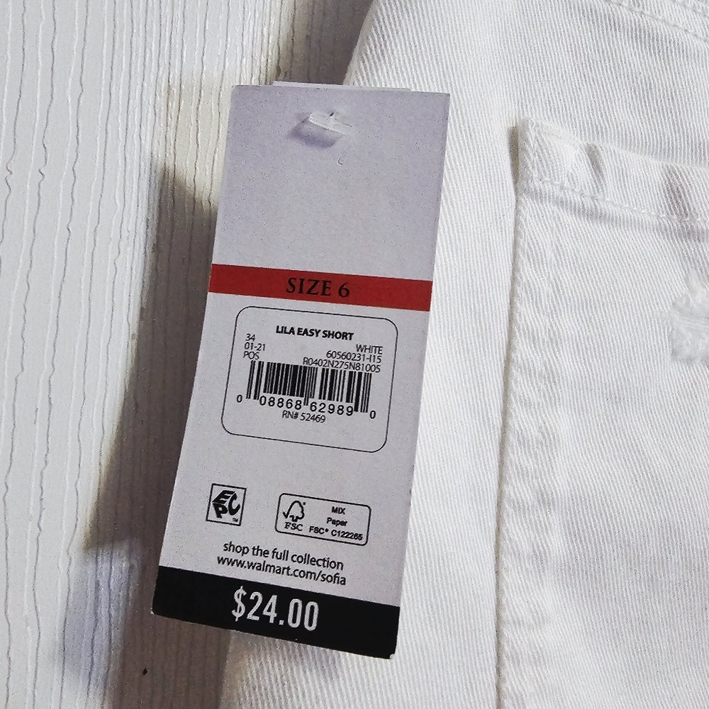 β’Sofia Vergara Women's White Distressed Denim Shorts - Picture 3 of 7